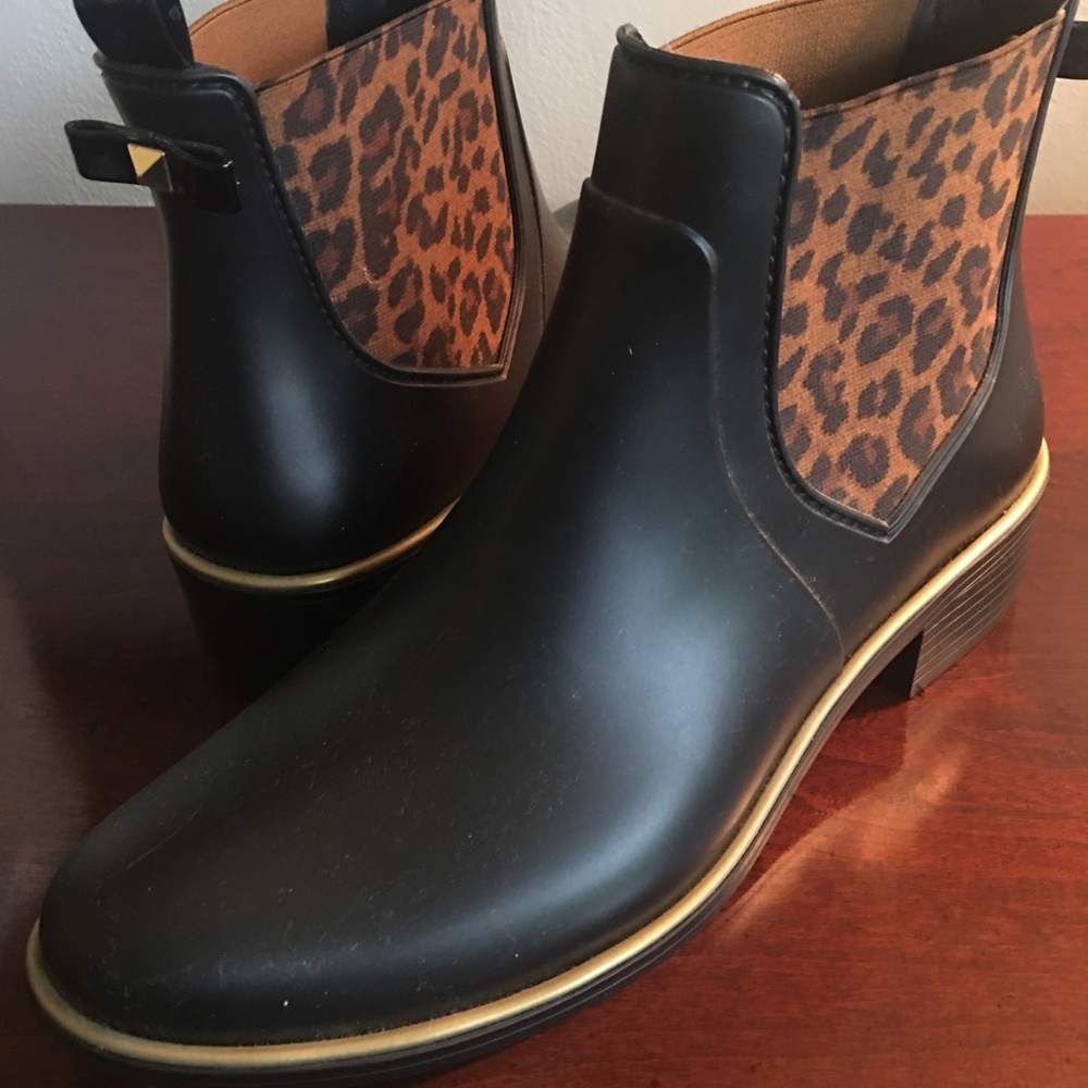 Kate Spade rain booties with leopard trim size 9